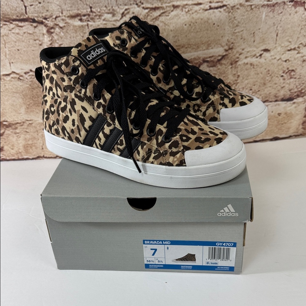 Adidas Bravada Mid Skateboard Sneakers